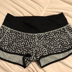 excellent condition lulu speed shorts size 6